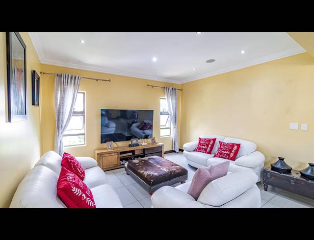 5 BEDROOM FREESTANDING FOR SALE IN ASPEN HILLS